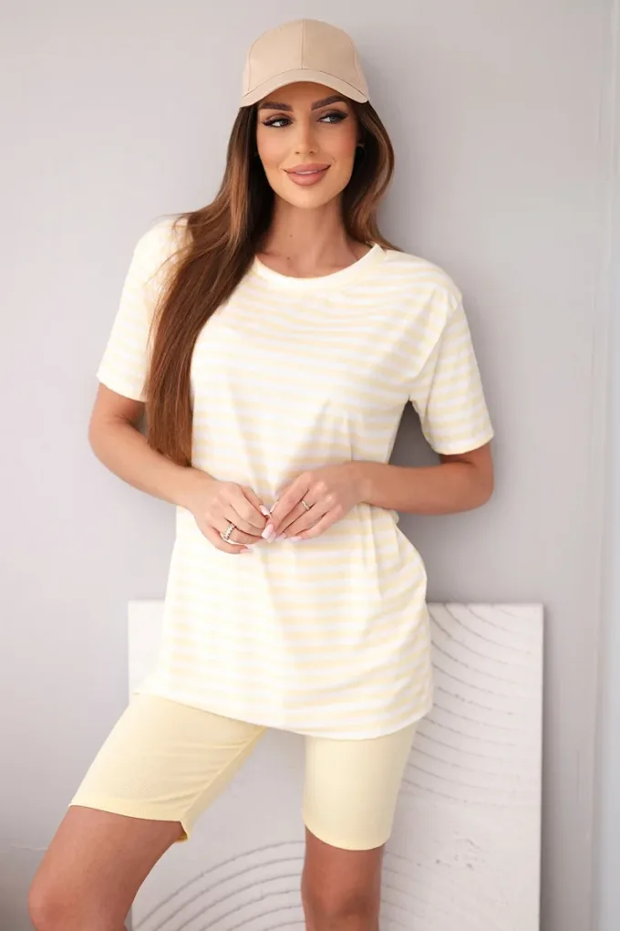 Komplet damski wiskozowy w paski z krótkim rękawem i spodenkami żółty