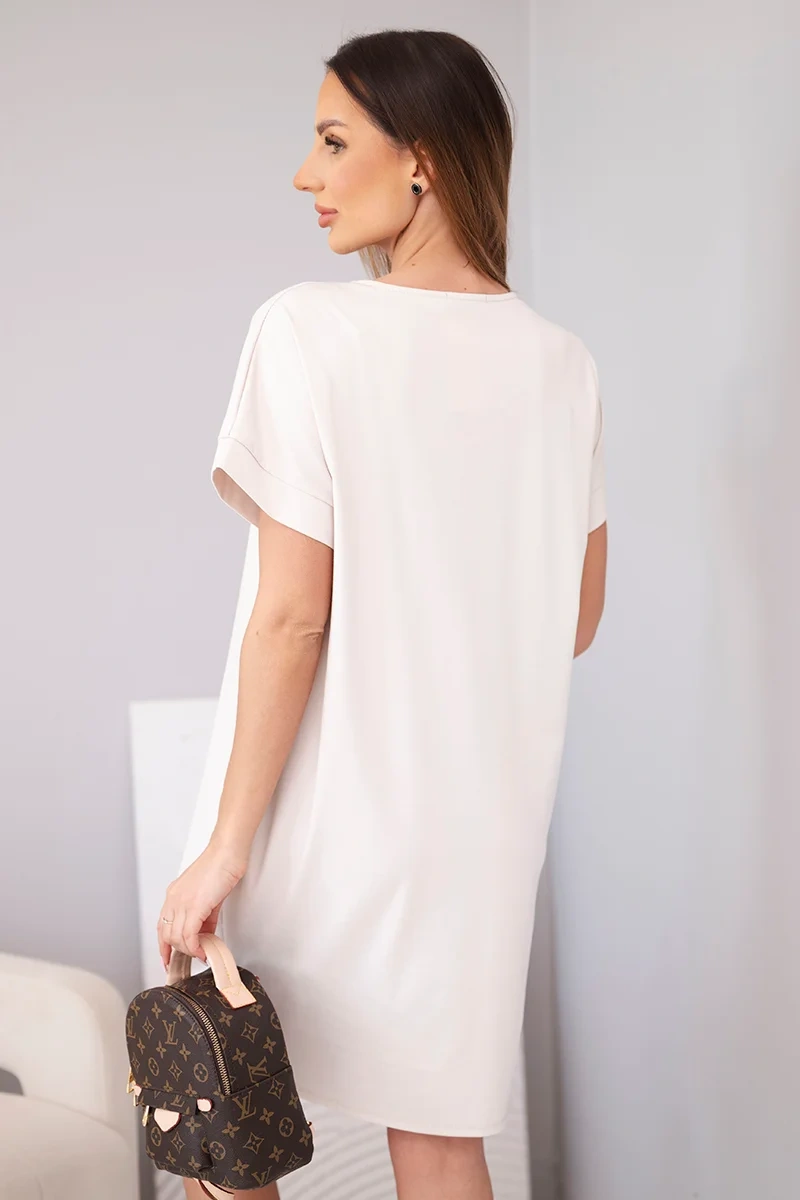 Sukienka damska wiskozowa z krótkim rękawem i ozdobnym nadrukiem beżowa - obrazek 3