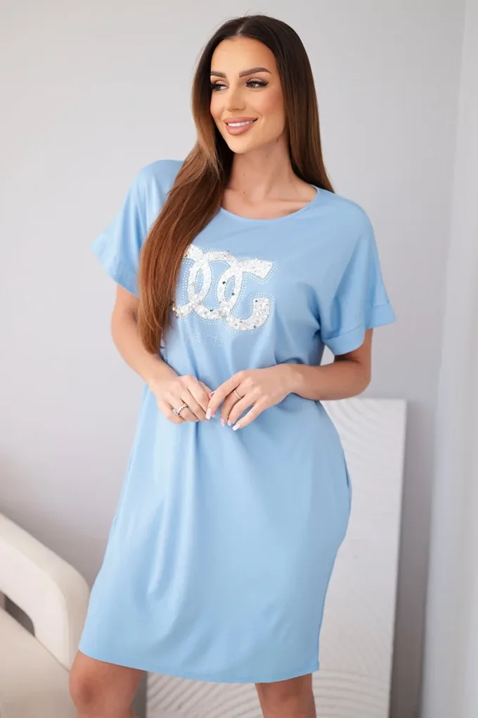 Sukienka damska wiskozowa z krótkim rękawem i ozdobnym nadrukiem niebieska