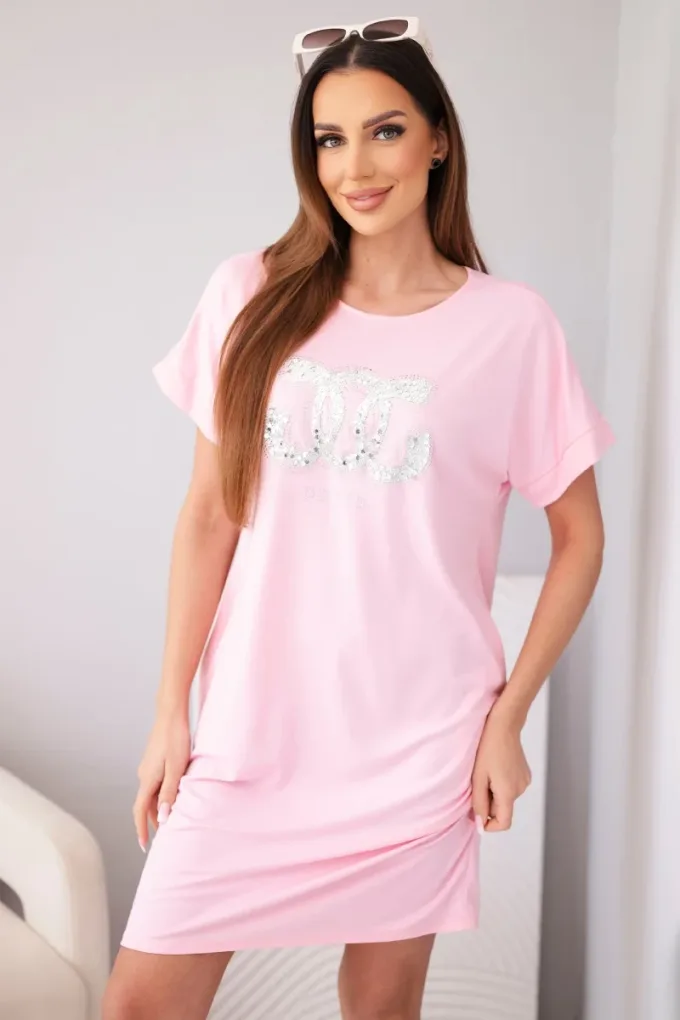 Sukienka damska wiskozowa z krótkim rękawem i ozdobnym nadrukiem cukierkowy róż
