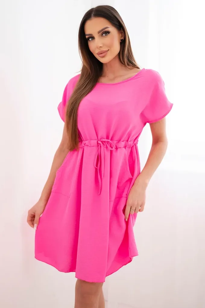 Sukienka damska z krótkim rękawem i wiązaniem w pasie różowa