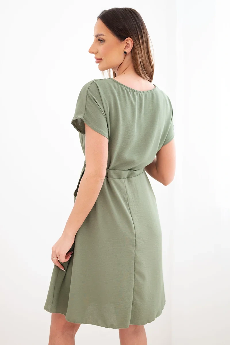 Sukienka damska z krótkim rękawem i wiązaniem w pasie khaki - obrazek 3
