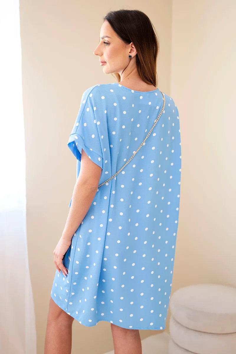 Sukienka damska w grochy z krótkim rękawem i torebką niebieska - obrazek 3