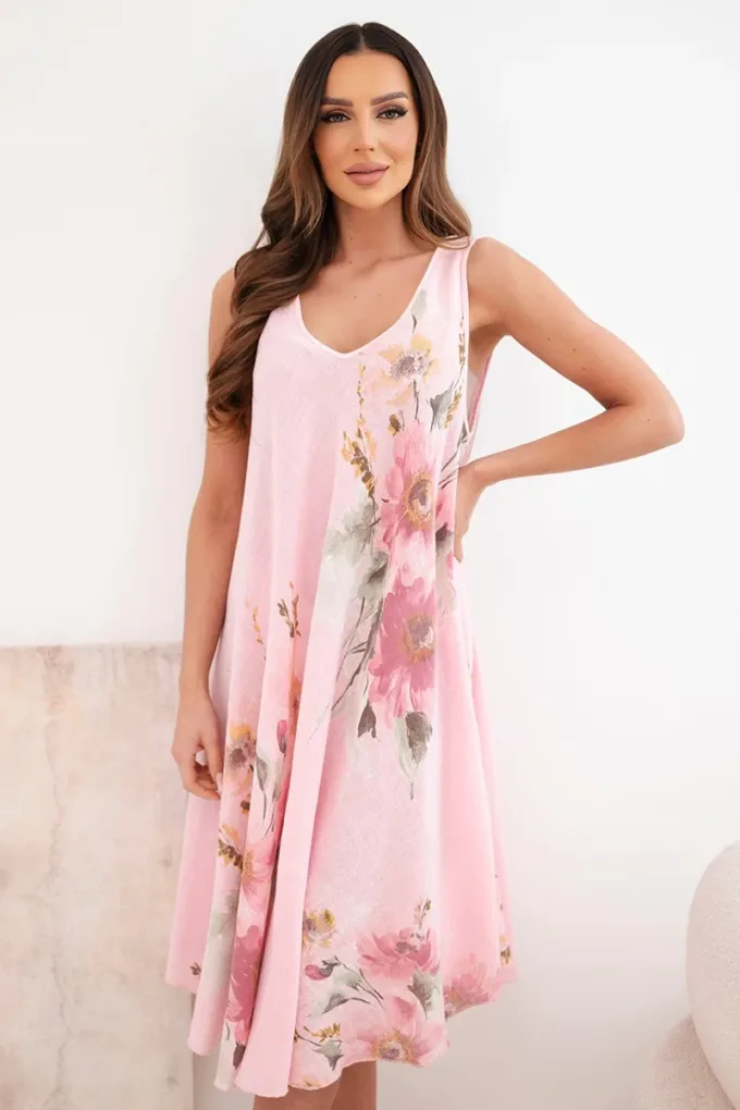 Sukienka damska bawełniana oversize z dekoltem V i kwiatowym nadrukiem jasno różowa