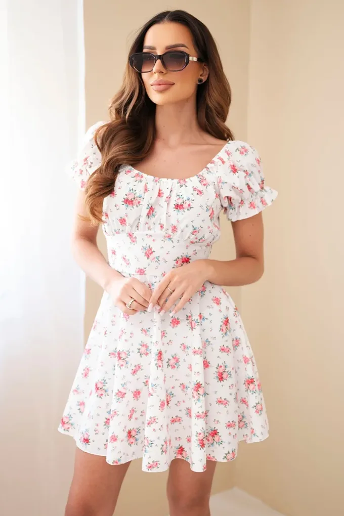 Sukienka damska w kwiaty z bufiastym rękawem i elastyczną talią biała