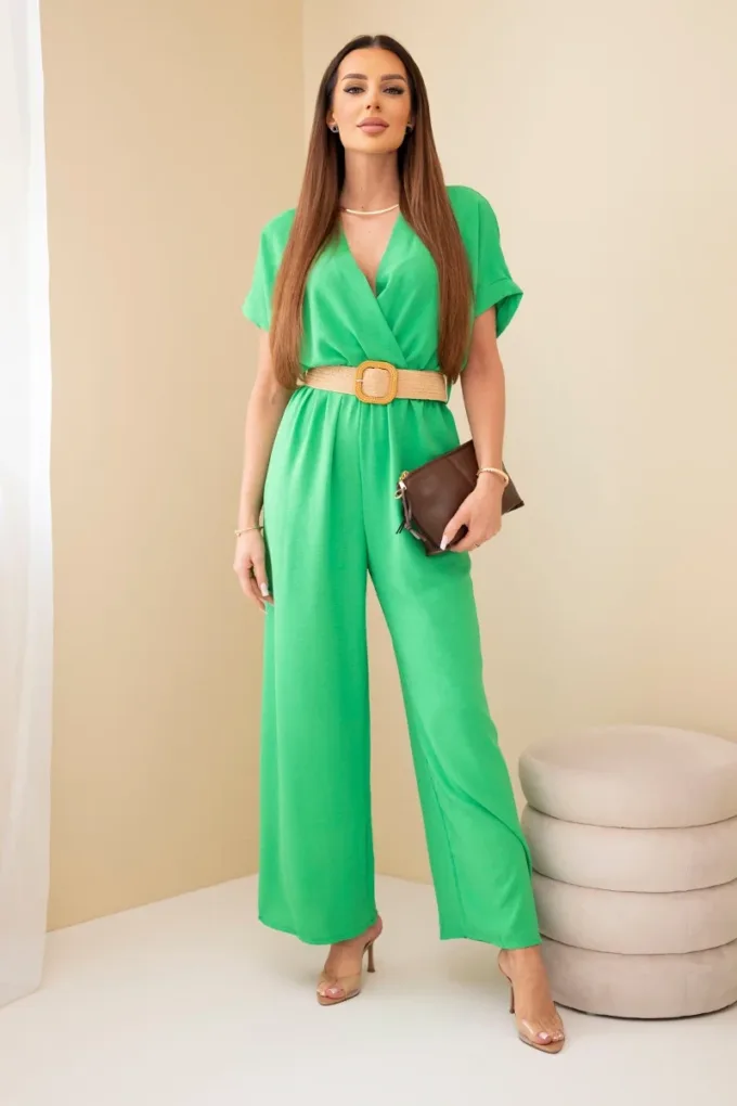 Kombinezon z ozdobnym paskiem w talii zielony