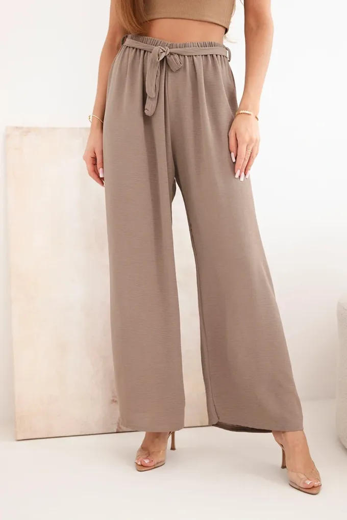Spodnie z szeroką i wiązaniem w pasie mocca