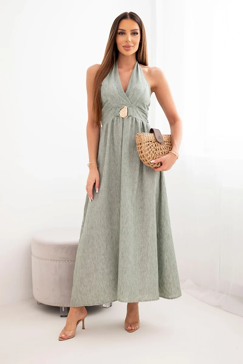 Sukienka damska wiskozowa maxi wiązana na szyi z ozdobną klamrą khaki - obrazek 2