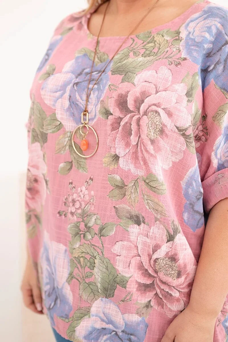 Bluzka damska bawełniana Plus Size z krótkim rękawem i kwiatowym wzorem ciemno różowa - obrazek 4