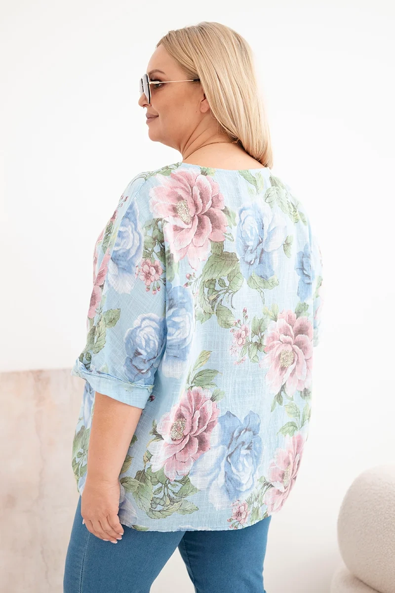Bluzka damska bawełniana Plus Size z krótkim rękawem i kwiatowym wzorem niebieska - obrazek 3