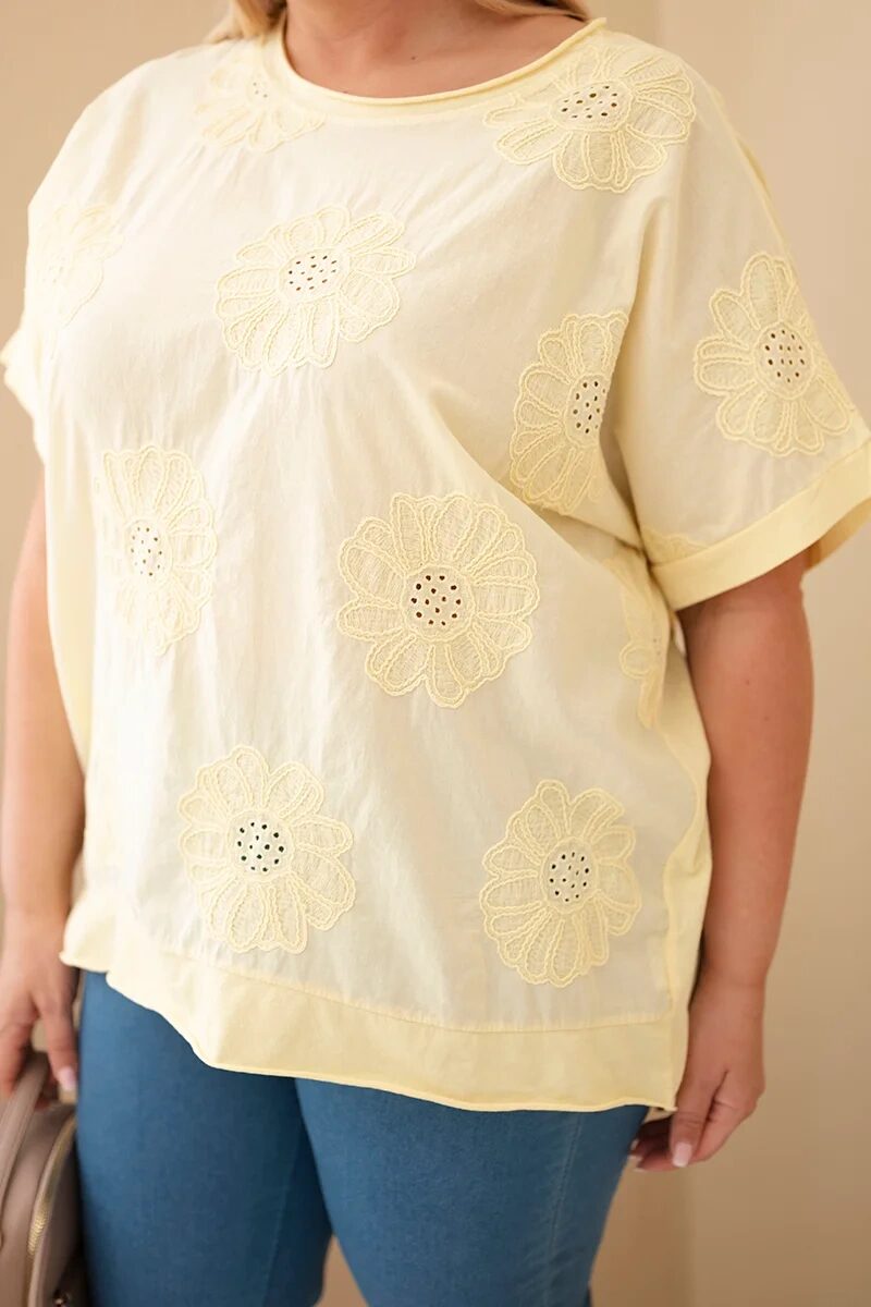 Bluzka damska bawełniana Plus Size z haftowanymi kwiatami żółta - obrazek 2