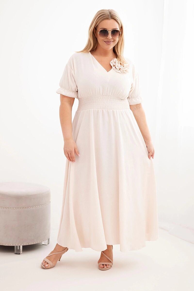 Sukienka damska wiskozowa Plus Size z dekoltem V i marszczoną talią jasno beżowa