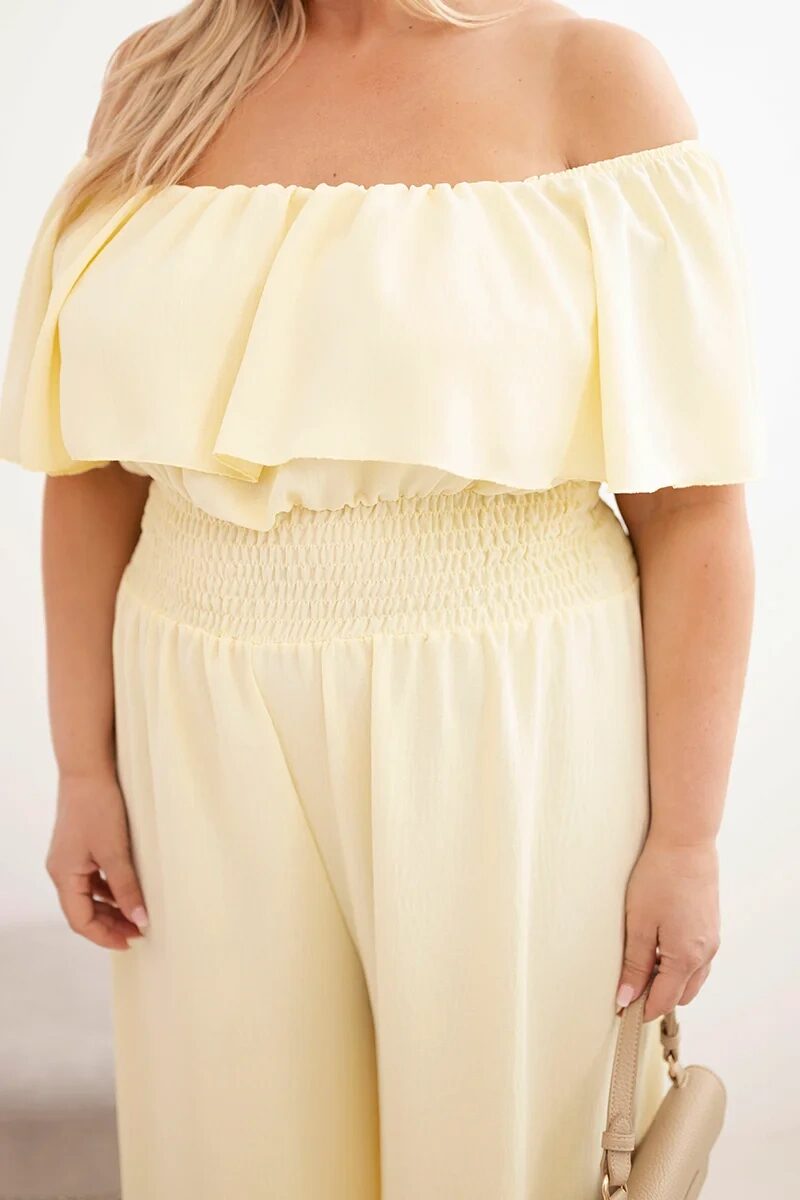 Kombinezon damski wiskozowy Plus Size hiszpanka z falbaną i szeroką nogawką żółty - obrazek 4