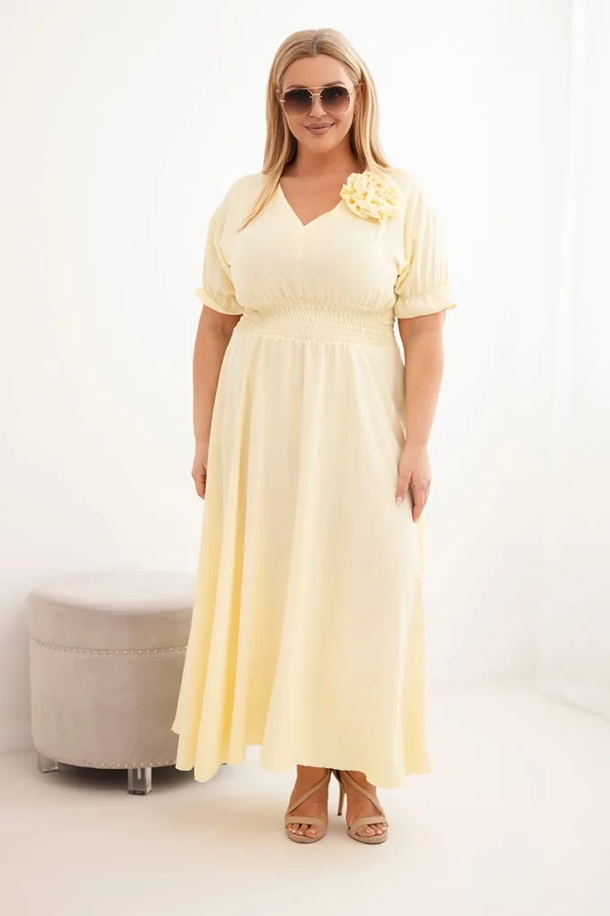 Sukienka damska wiskozowa Plus Size z dekoltem V i marszczoną talią żółta