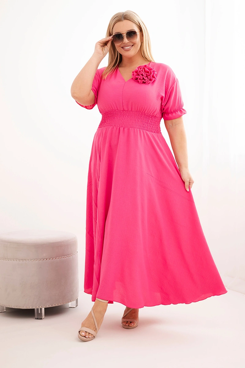 Sukienka damska wiskozowa Plus Size z dekoltem V i marszczoną talią różowa