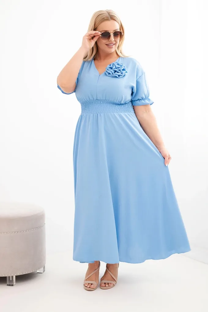 Sukienka damska wiskozowa Plus Size z dekoltem V i marszczoną talią niebieska