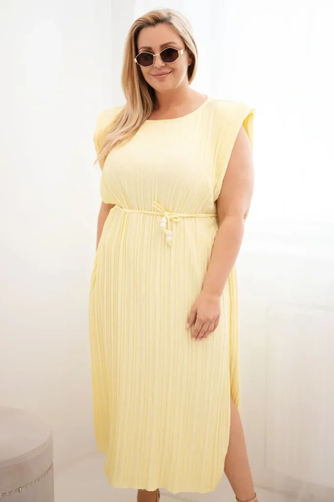 Sukienka damska Plus Size wiskozowa plisowana z wiązaniem żółta