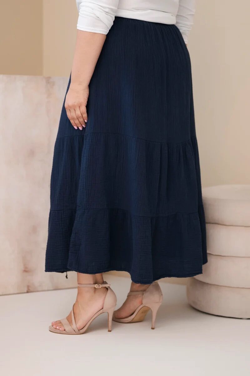 Spódnica damska Plus Size bawełniana muślinowa z falbaną i gumką granatowa - obrazek 3