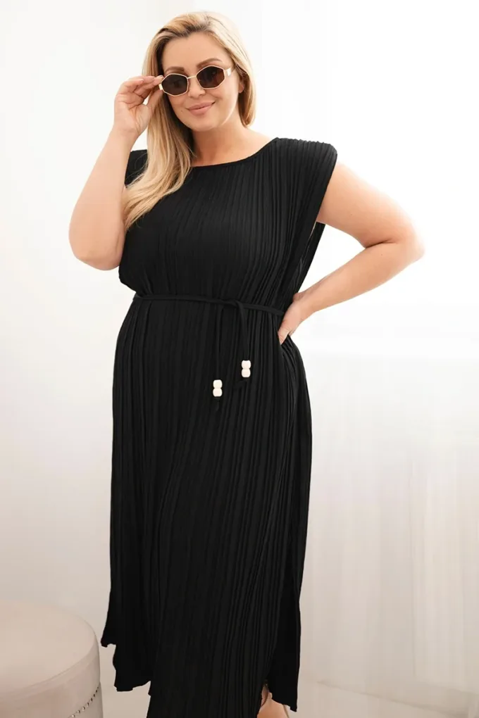 Sukienka damska Plus Size wiskozowa plisowana z wiązaniem czarna