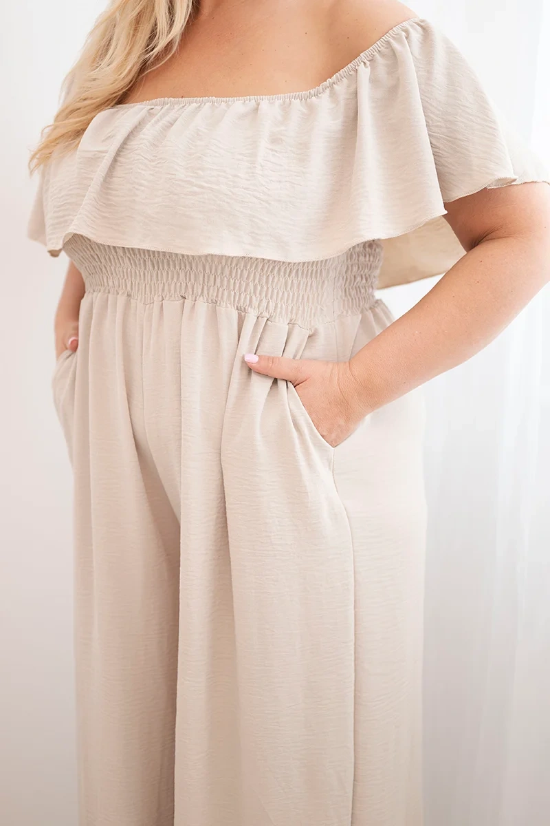 Kombinezon damski Plus Size z falbaną i krótkim rękawem beżowy - obrazek 4