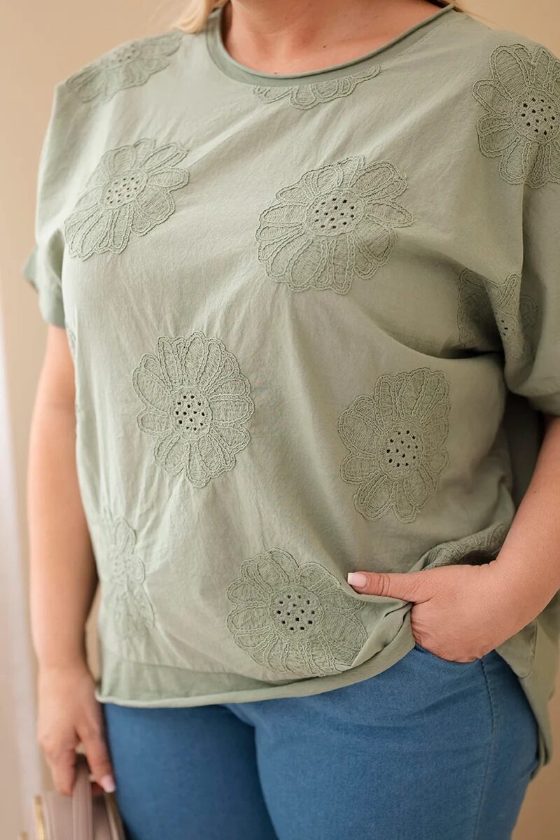 Bluzka damska bawełniana Plus Size z haftowanymi kwiatami khaki - obrazek 2