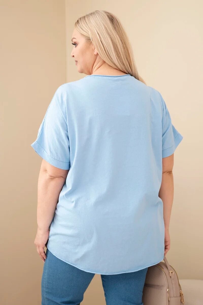 Bluzka damska bawełniana Plus Size z haftowanymi kwiatami niebieska - obrazek 4