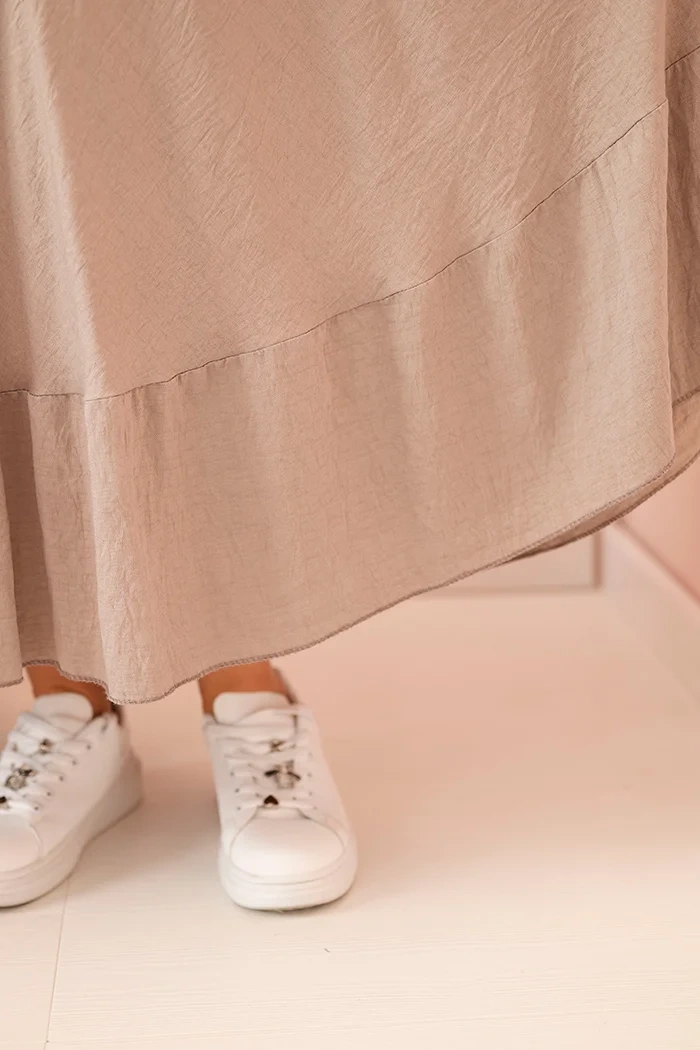 Sukienka damska plus size z krótkim rękawem i falbaną z lekkiej wiskozy fango - obrazek 4