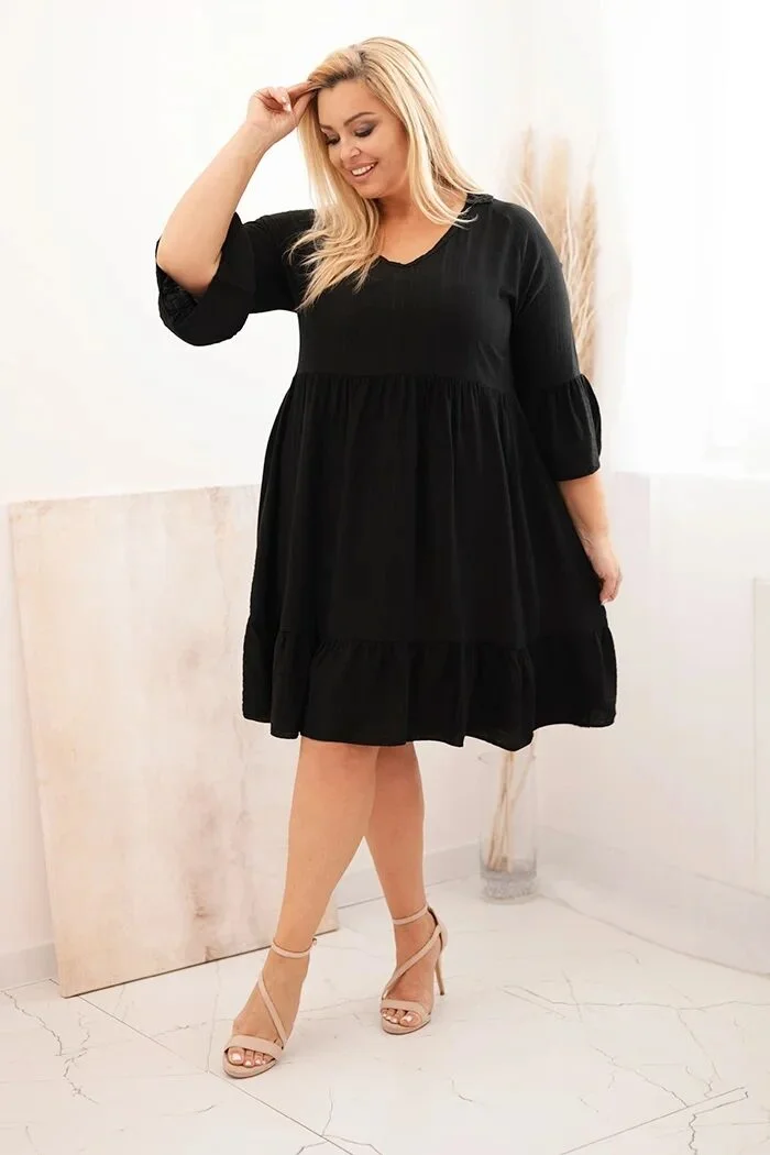 Sukienka damska Plus Size wiskozowa z ażurowym zdobieniem czarna - obrazek 3