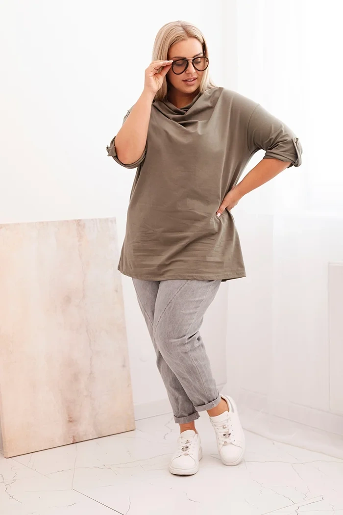 Bluzka damska Plus Size z bawełną o luźnym kroju z dekoltem wodnym khaki - obrazek 2