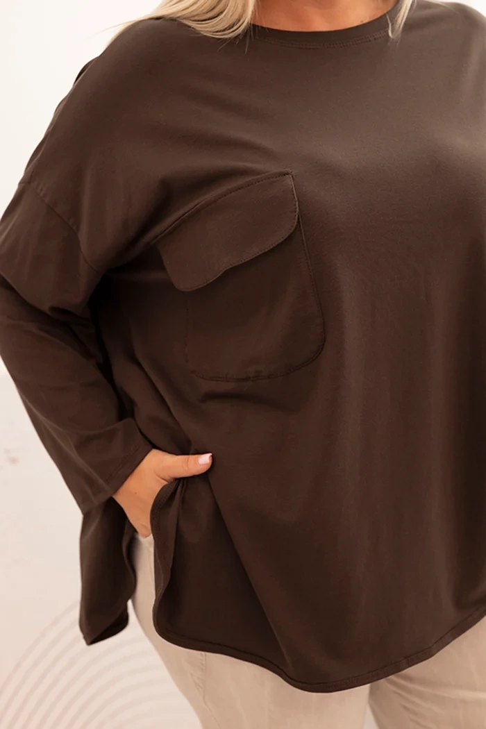 Bluzka damska Plus Size z bawełną z kieszenią i rękawem podwijanym brązowa - obrazek 4