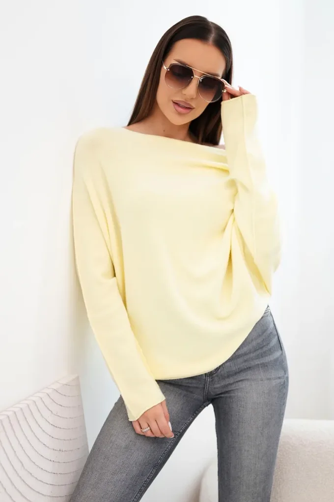 Sweter damski wiskozowy asymetryczny typu nietoperz żółty