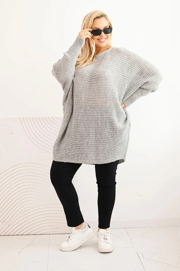 Sweter damski Plus Size z moherem ponczo szary - obrazek 2