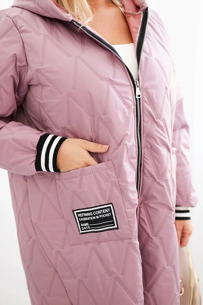 Kurtka damska Plus Size pikowana z kapturem i sportowymi mankietami ciemno różowa - obrazek 4