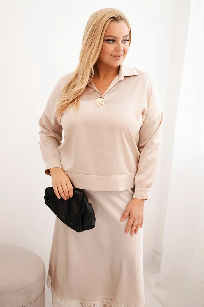 Komplet damska Plus Size z satynowym połyskiem i koronką beżowy - obrazek 2