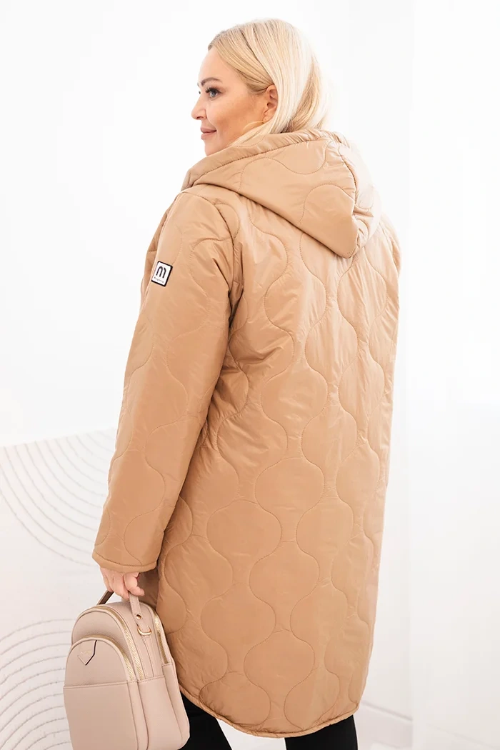Kurtka damska Plus Size zimowa pikowana z kapturem camelowa - obrazek 3