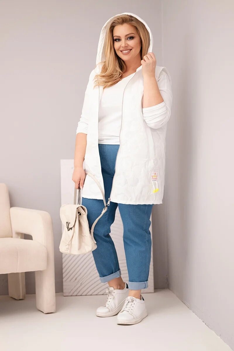 Kamizelka damska Plus Size z kapturem i pikowaniem w kwiaty biała - obrazek 3