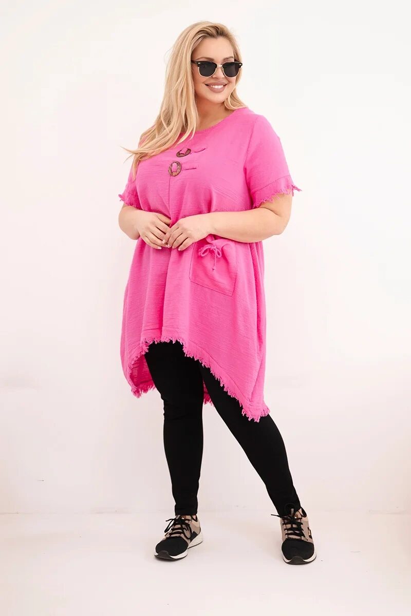 Sukienka damska bawełniana Plus Size z dłuższym tyłem i kieszenią różowa - obrazek 2
