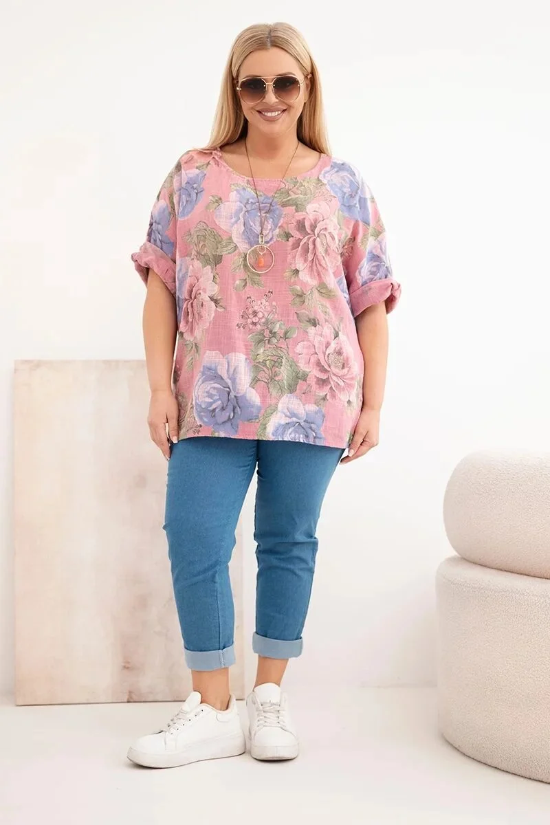 Bluzka damska bawełniana Plus Size z krótkim rękawem i kwiatowym wzorem ciemno różowa - obrazek 2