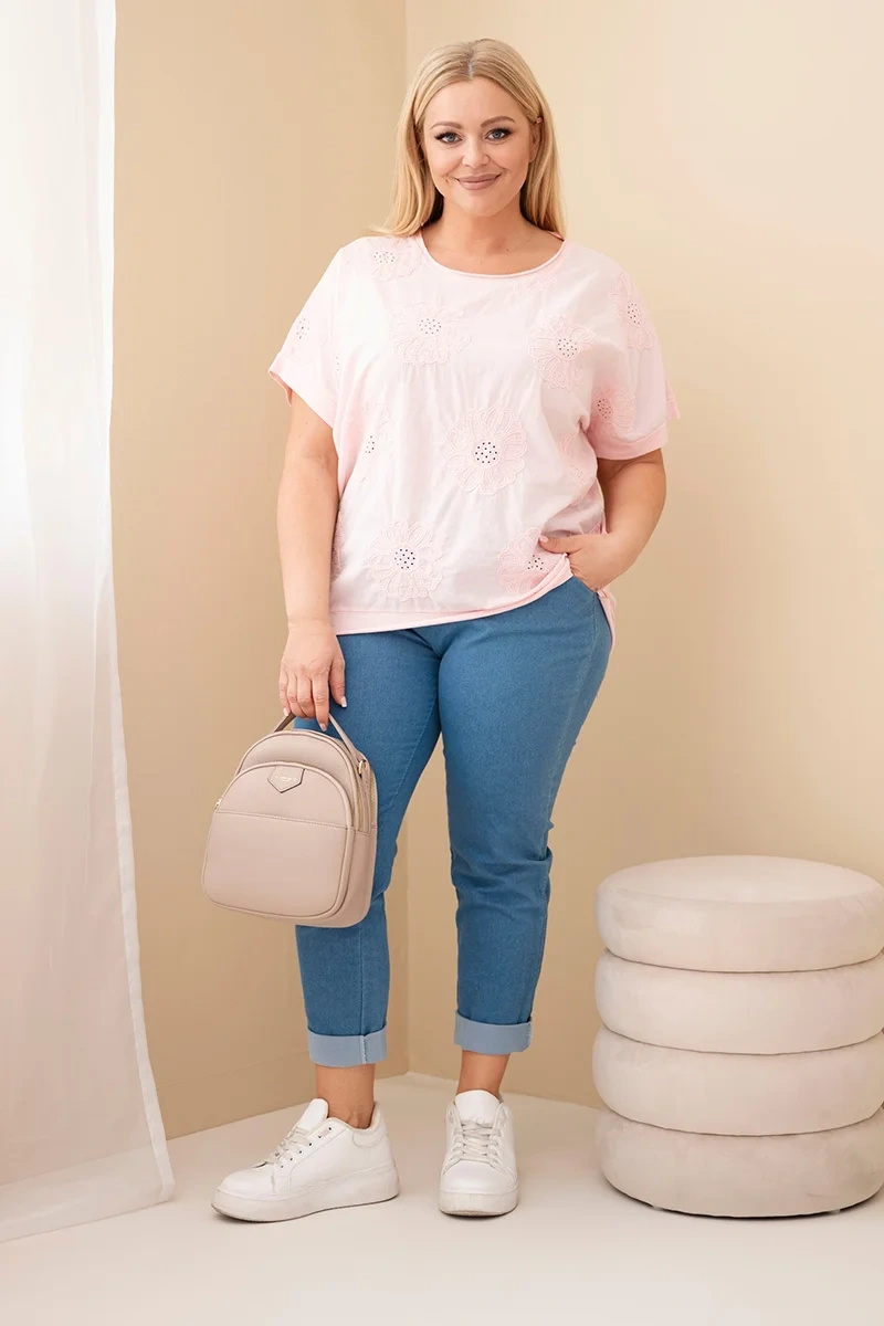 Bluzka damska bawełniana Plus Size z haftowanymi kwiatami cukierkowy róż - obrazek 3