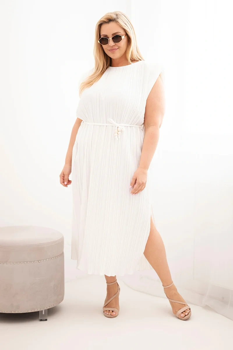Sukienka damska Plus Size wiskozowa plisowana z wiązaniem ecru - obrazek 2