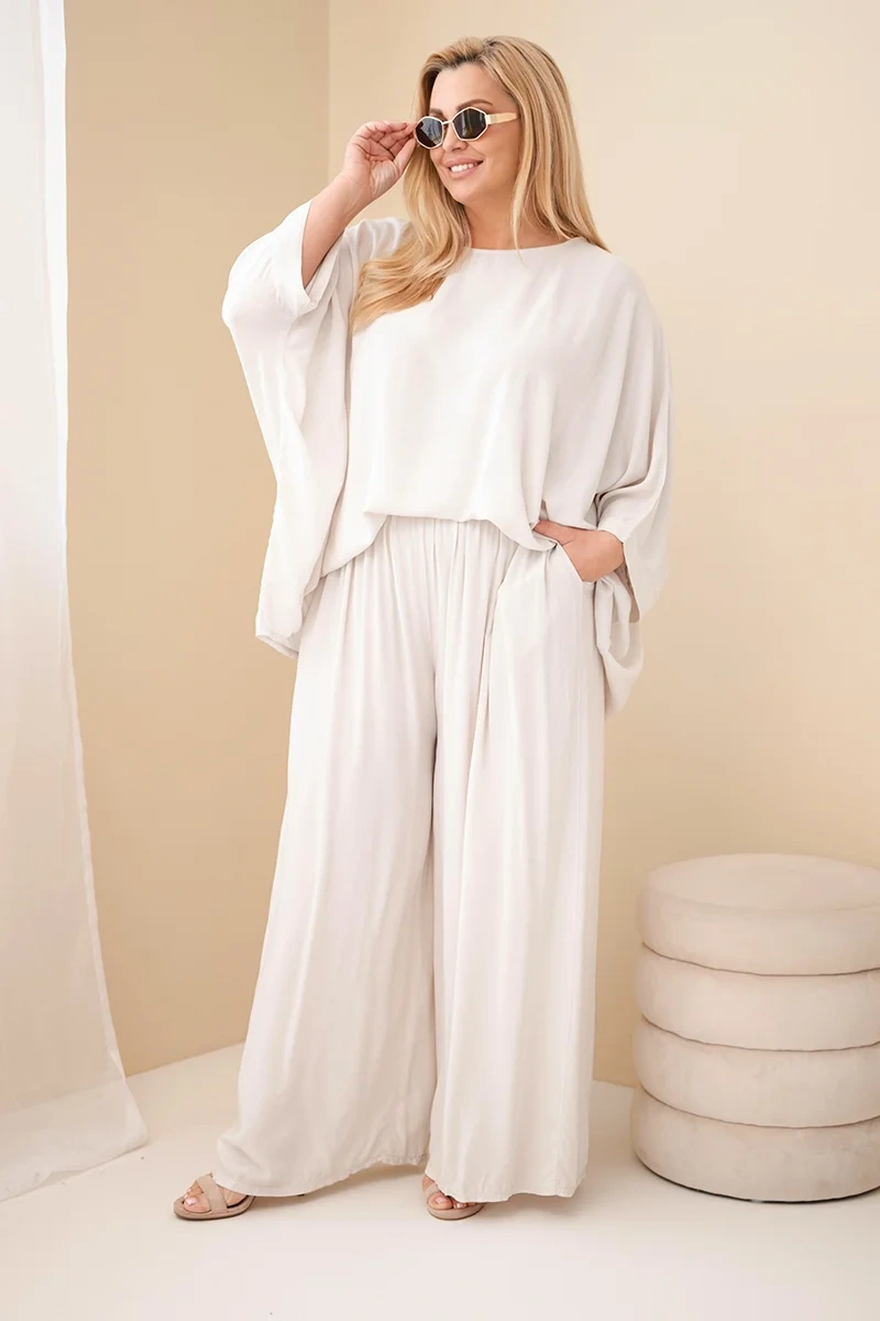 Komplet damski Plus Size wiskozowy z szerokimi spodniami i bluzką beżowy - obrazek 2