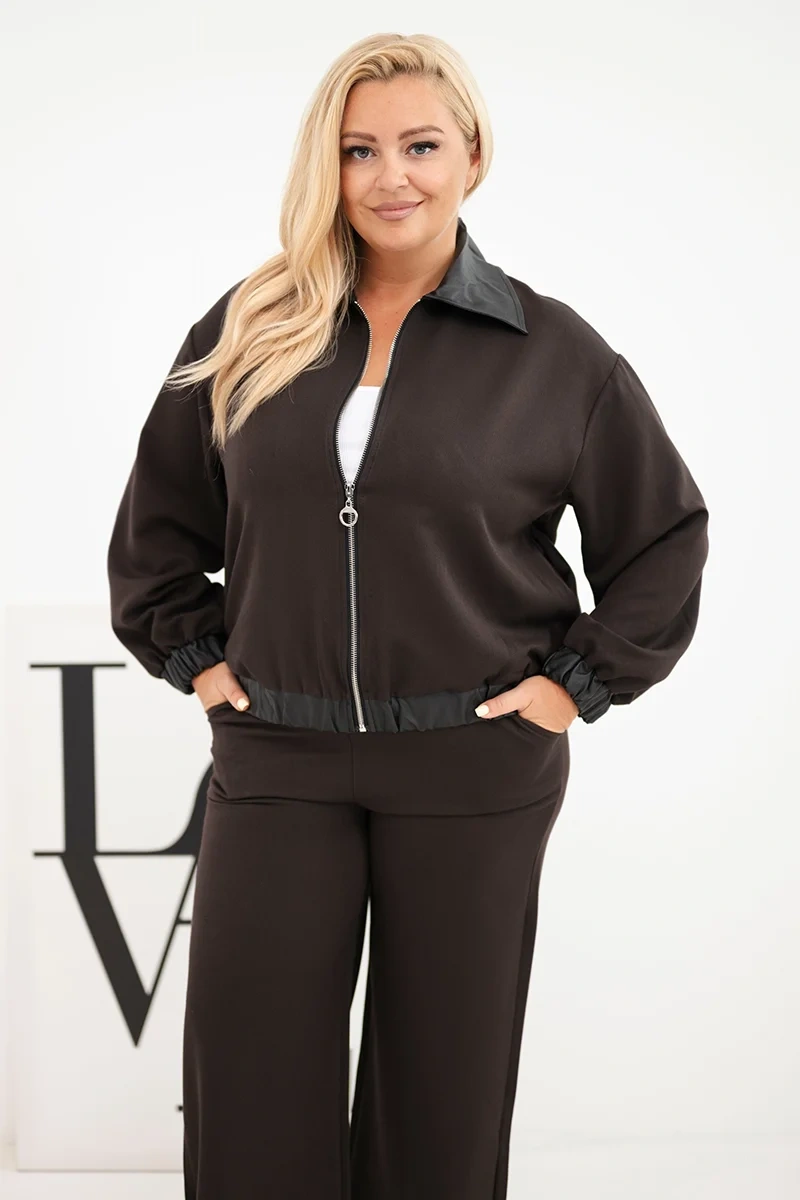 Komplet damski Plus Size z bluzą na zamek i szerokimi spodniami brązowy