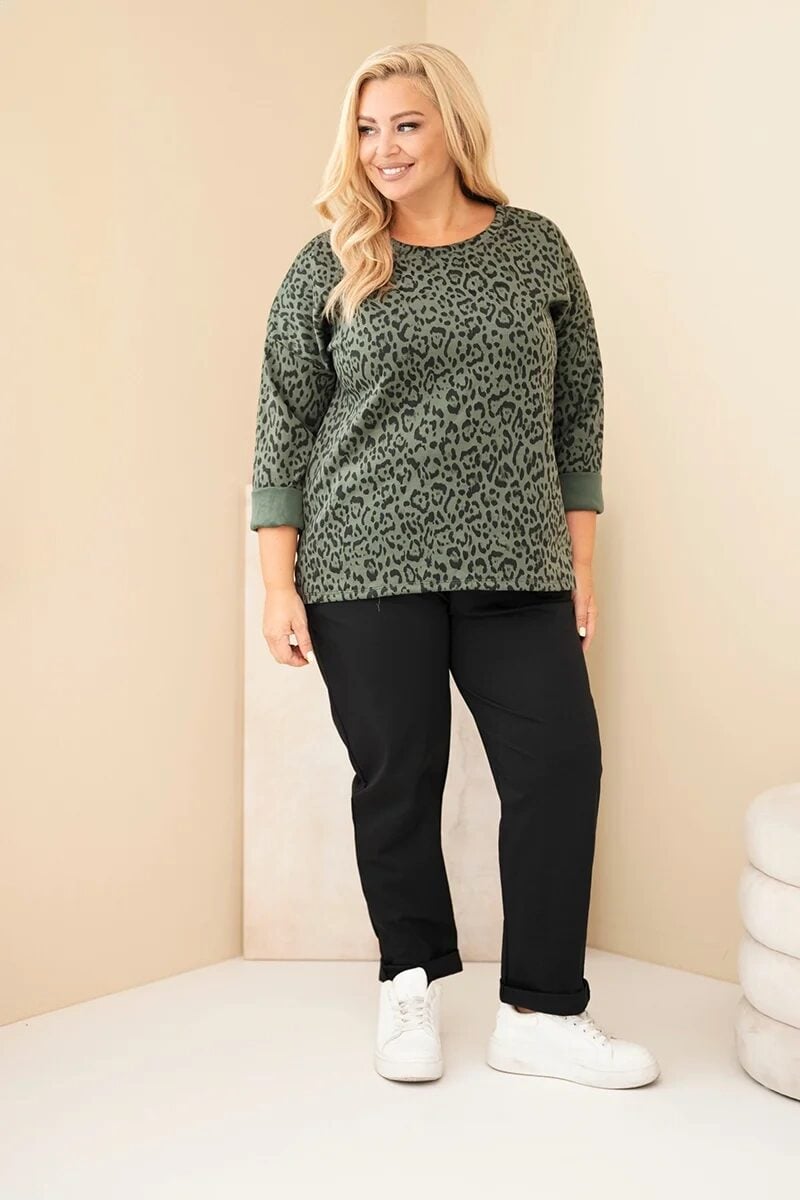 Bluzka damska Plus Size w panterkę z dłuższym tyłem khaki - obrazek 2