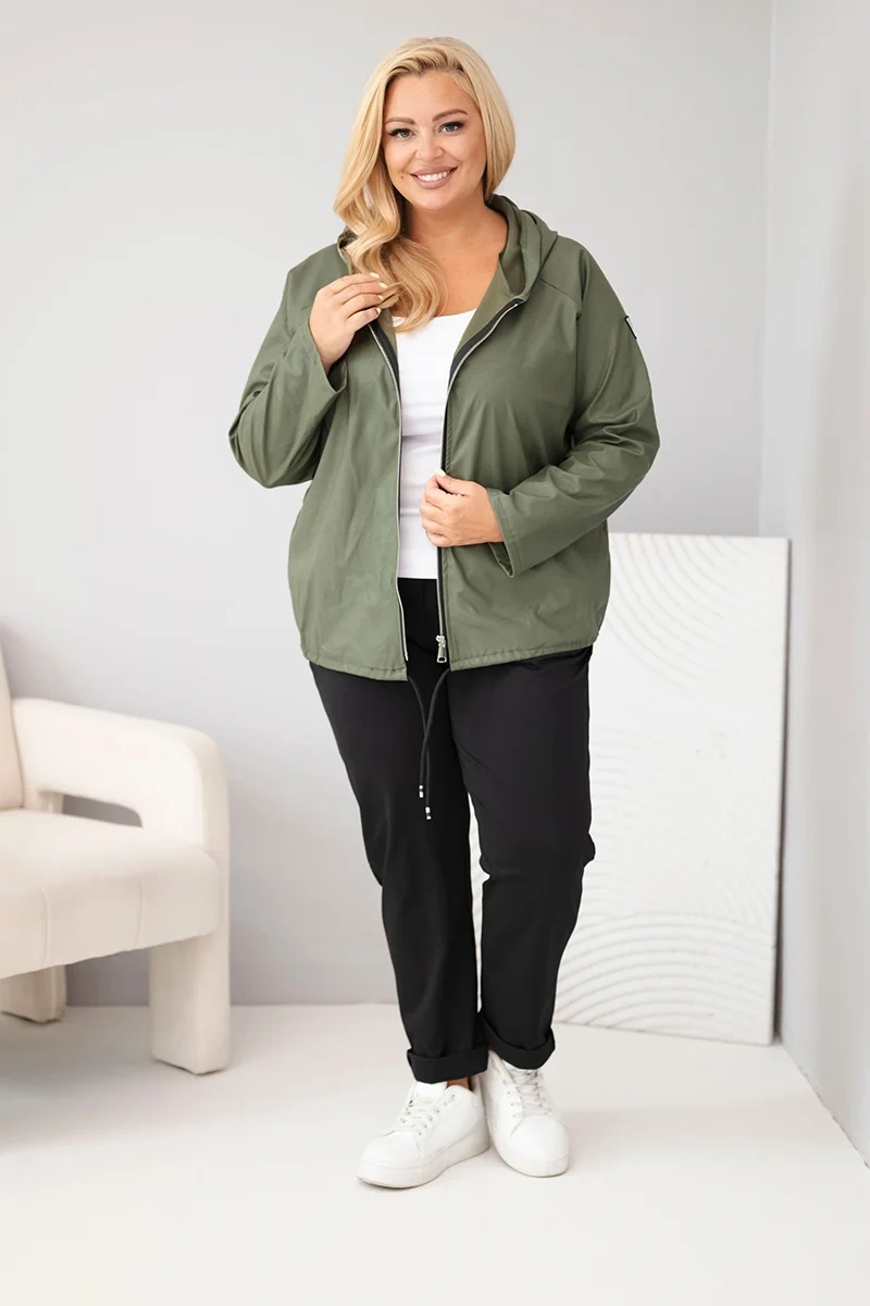 Kurtka damska Plus Size z kapturem i regulowanym dołem khaki - obrazek 2