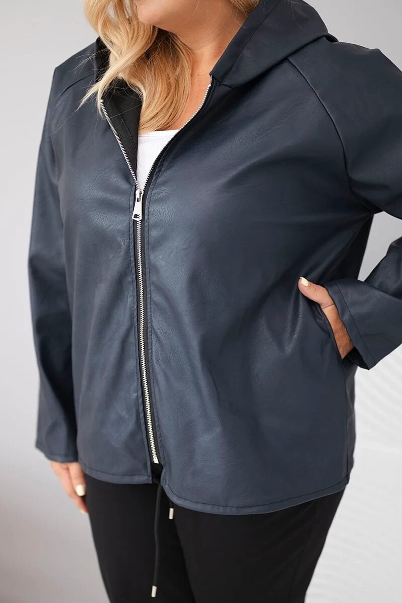 Kurtka damska Plus Size z kapturem i regulowanym dołem granatowa - obrazek 4