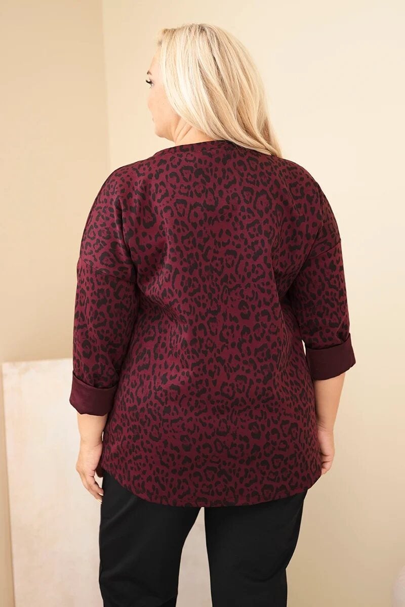 Bluzka damska Plus Size w panterkę z dłuższym tyłem bordowa - obrazek 3