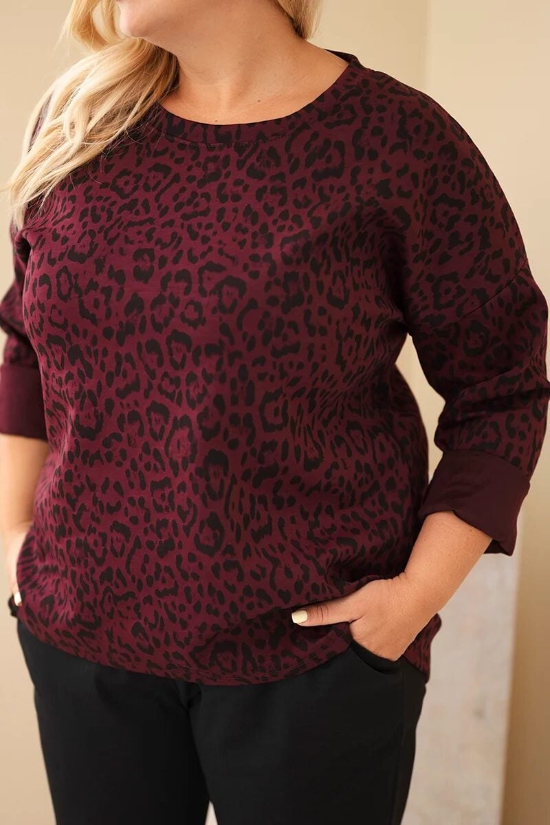 Bluzka damska Plus Size w panterkę z dłuższym tyłem bordowa - obrazek 4