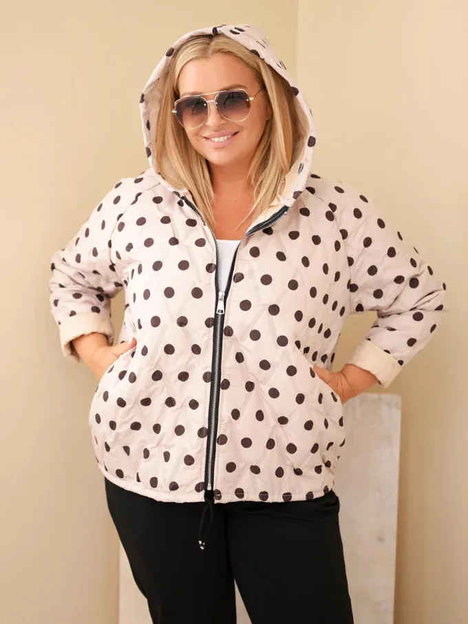 Kurtka damska Plus Size w grochy z kapturem beżowa