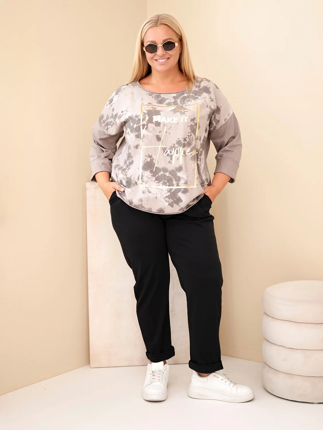Bluzka damska bawełniana Plus Size z nadrukiem i dekoltem U fango - obrazek 3