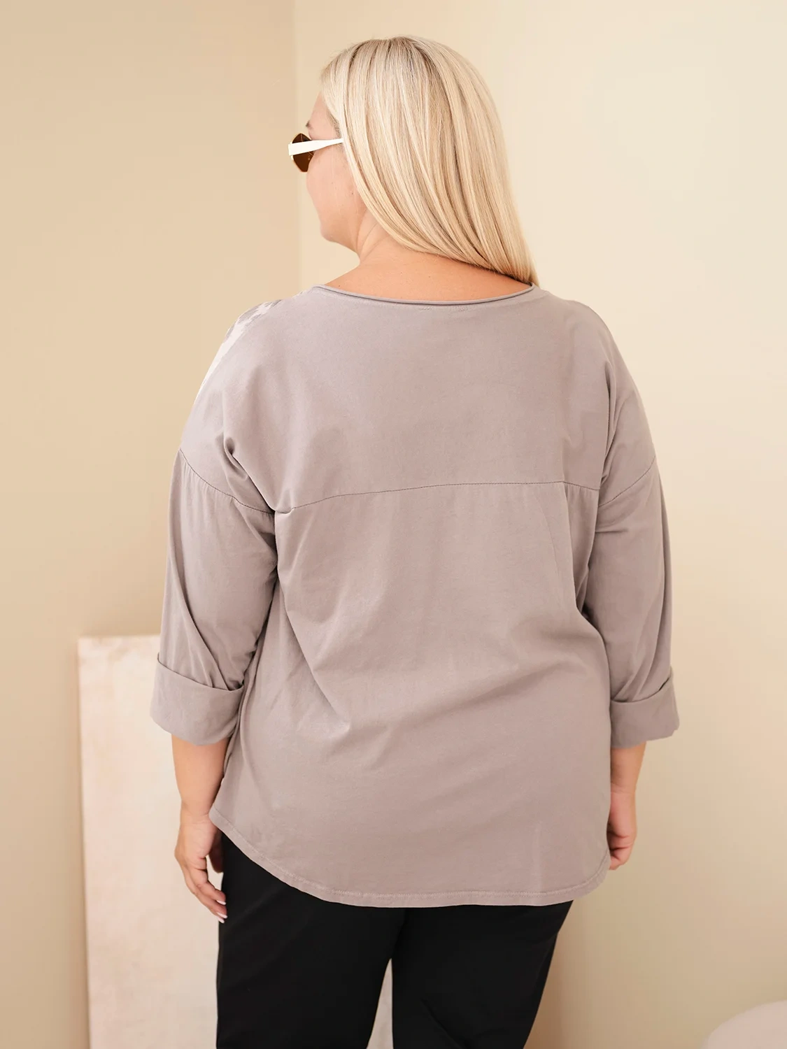 Bluzka damska bawełniana Plus Size z nadrukiem i dekoltem U fango - obrazek 4